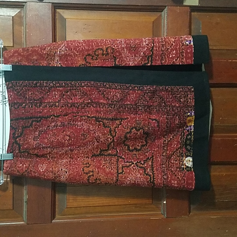 Etro Women's Red and Black Pencil Skirt